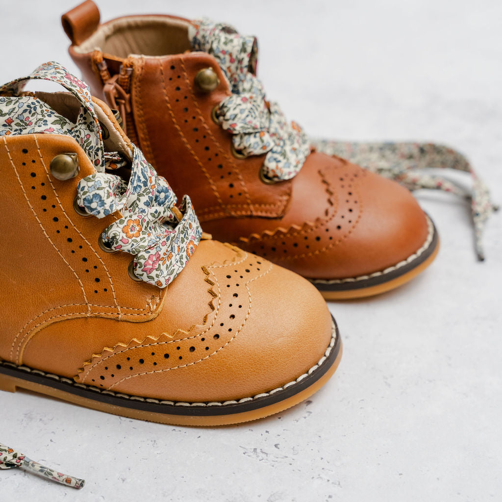 Brogue Boots - Tan